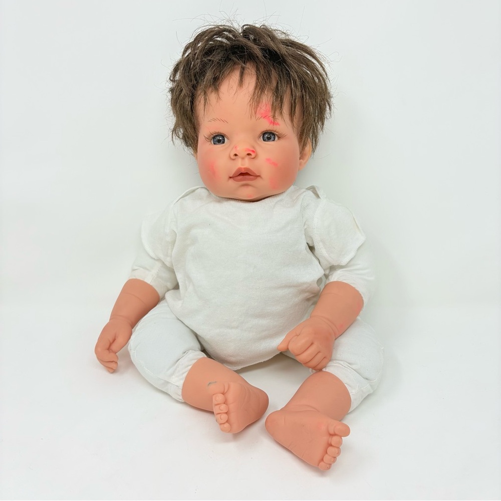 Reva Lee Middleton Vinyl Baby Doll 18” Blue Eyes Chestnut Hair White Shirt